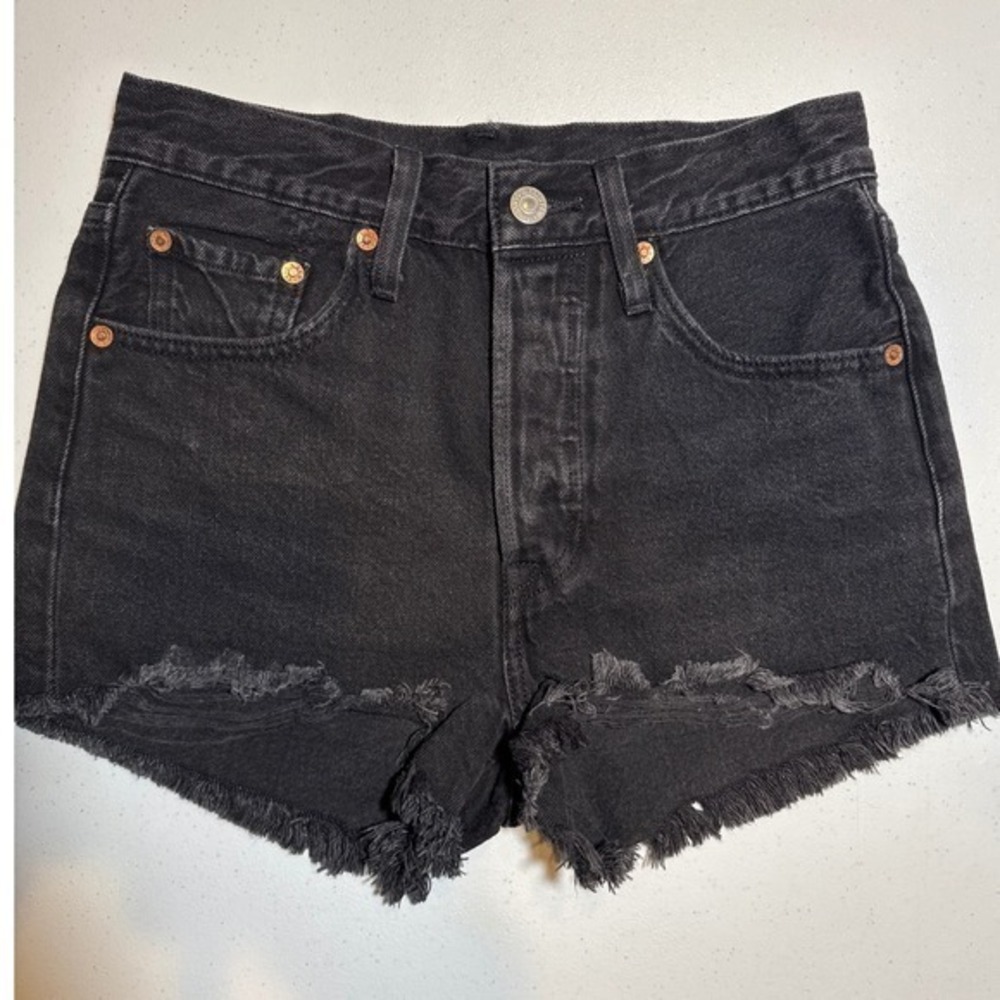 Levis 501 Original High Waisted Black Denim Cut Off Shorts Frayed Hem Women's 28